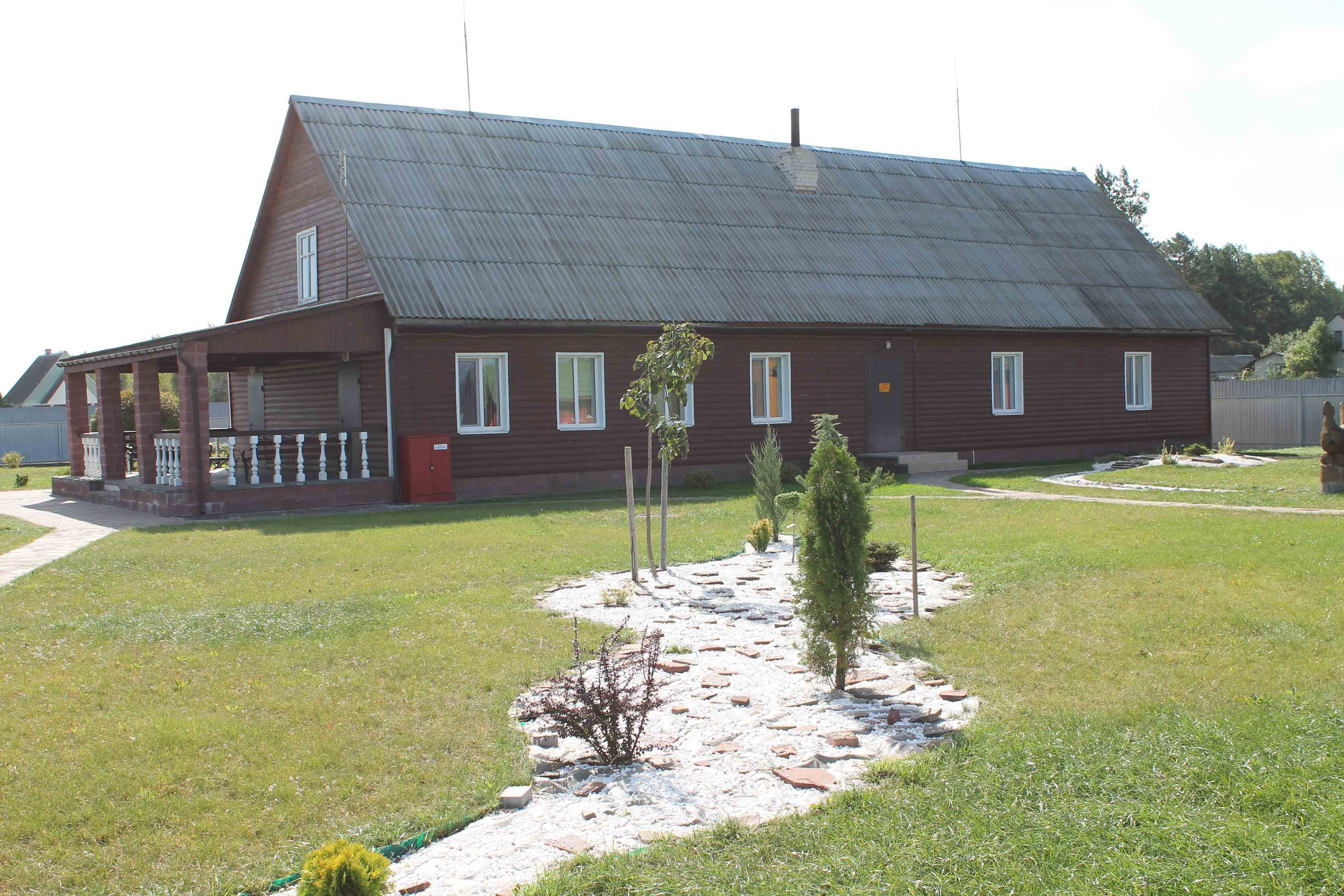 Онлайн-запись в городе Глуск на Аренда домика. 